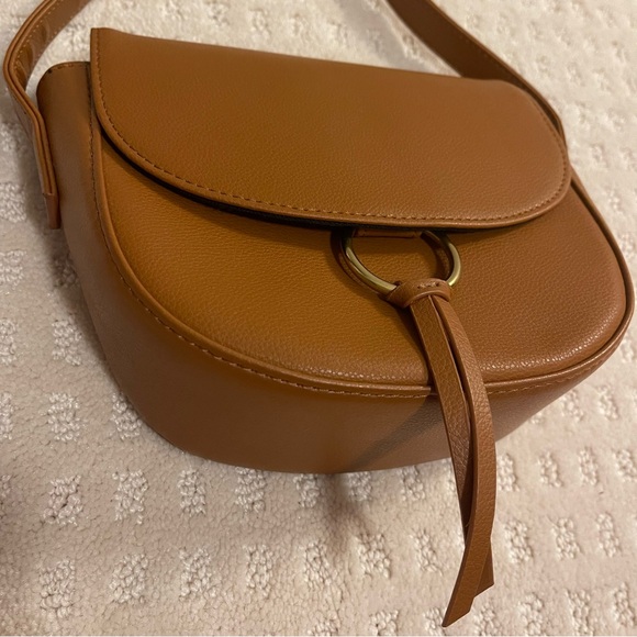 JJ Winters Elegant Tan Crossbody Bag - Picture 7 of 17